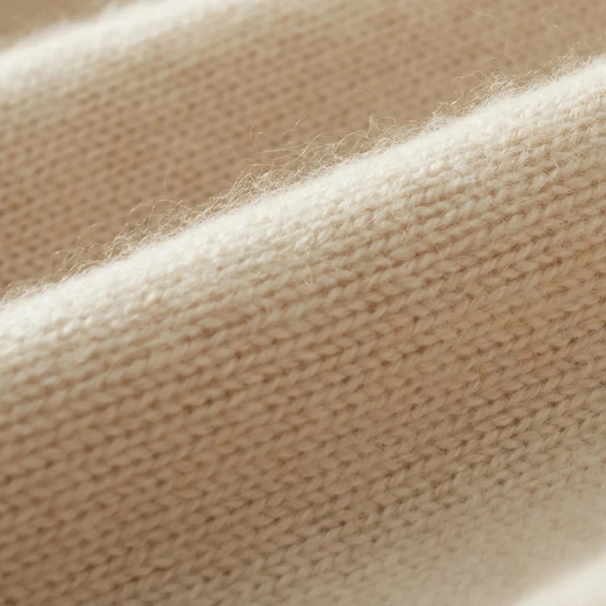 Grenval™ | Women’s Cashmere Turtleneck Sweater